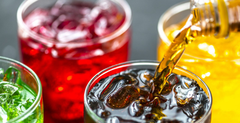 Imagens nos refrigerantes pretendem combater obesidade